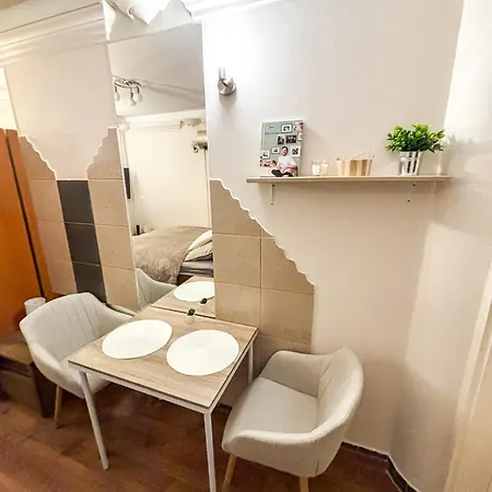 Flora Apartman