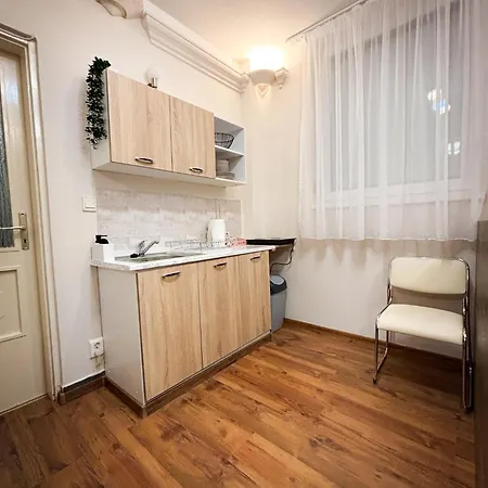 Apartman Flora *